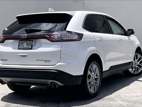 Used 2018 Ford Edge Titanium w/ Equipment Group 301A FWD image 22