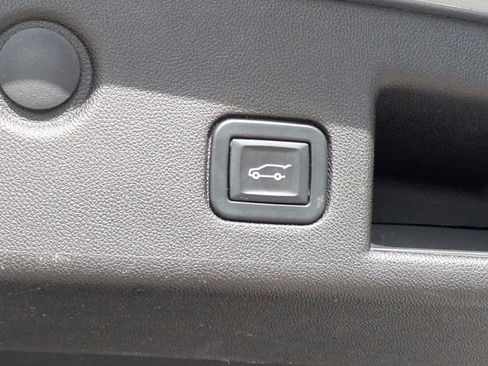 Used 2018 Chevrolet Equinox LT image 15