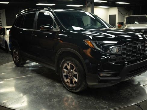 Used 2023 Honda Passport TrailSport image 5