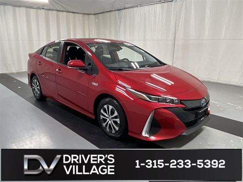 Used 2022 Toyota Prius Prime LE image 1
