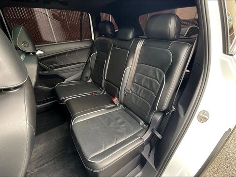 Certified 2024 Volkswagen Tiguan SEL R-Line image 25