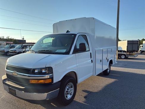 New 2025 Chevrolet Express 3500 w/ Power Convenience Package image 3