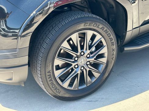 Used 2026 Lexus GX 550 w/ Accessory Package (31) AWD/4WD image 9
