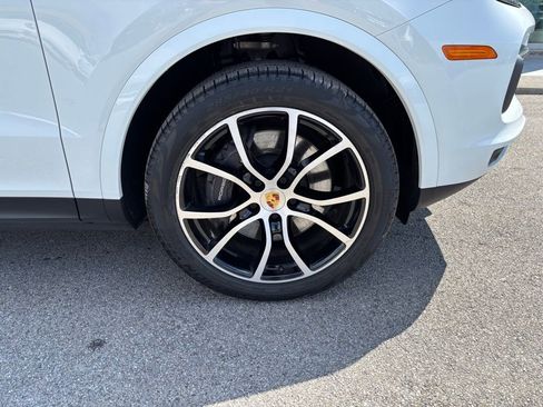 Certified 2021 Porsche Cayenne AWD/4WD image 40