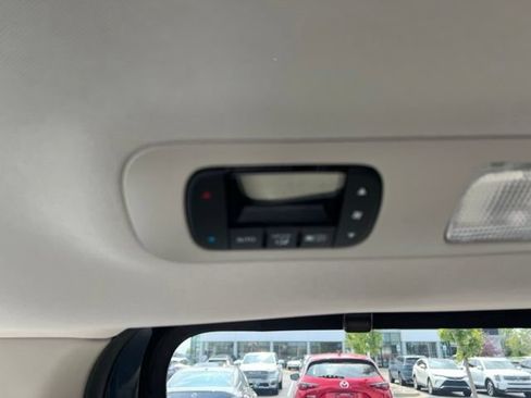 Used 2025 Honda Odyssey Elite image 31