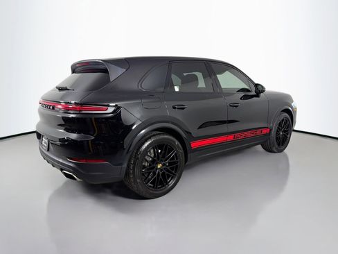 Certified 2024 Porsche Cayenne image 7