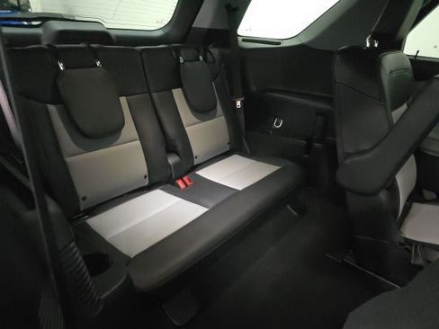 Used 2023 Ford Explorer XLT w/ Equipment Group 202A AWD/4WD image 7