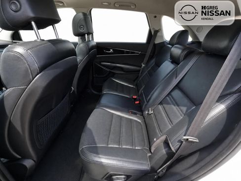 Used 2017 Kia Sorento SX AWD/4WD image 13