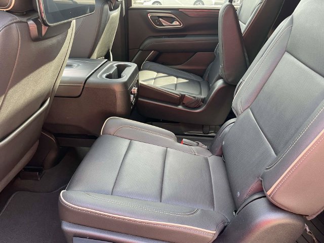 Used 2023 GMC Yukon XL SLT w/ SLT Premium Package RWD image 13