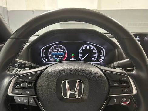 Used 2018 Honda Accord Sport image 12