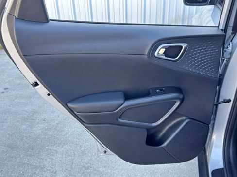 Used 2021 Kia Soul S image 34