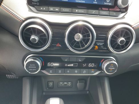 New 2025 Nissan Sentra SR w/ Midnight Edition image 24