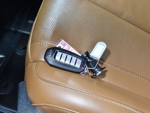 Used 2024 INFINITI QX60 Sensory w/ Vision Package image 40