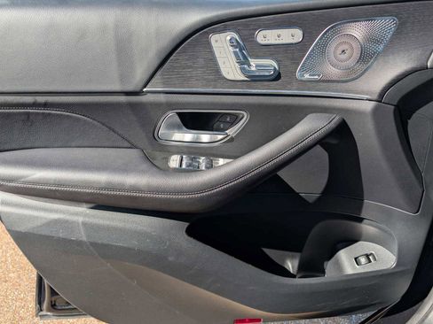 Used 2025 Mercedes-Benz GLS 450 4MATIC image 22