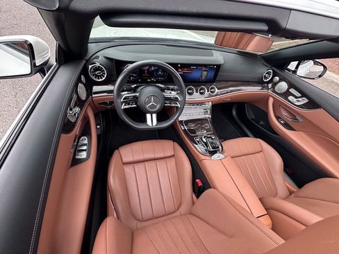 Used 2023 Mercedes-Benz E 450 Cabriolet image 2