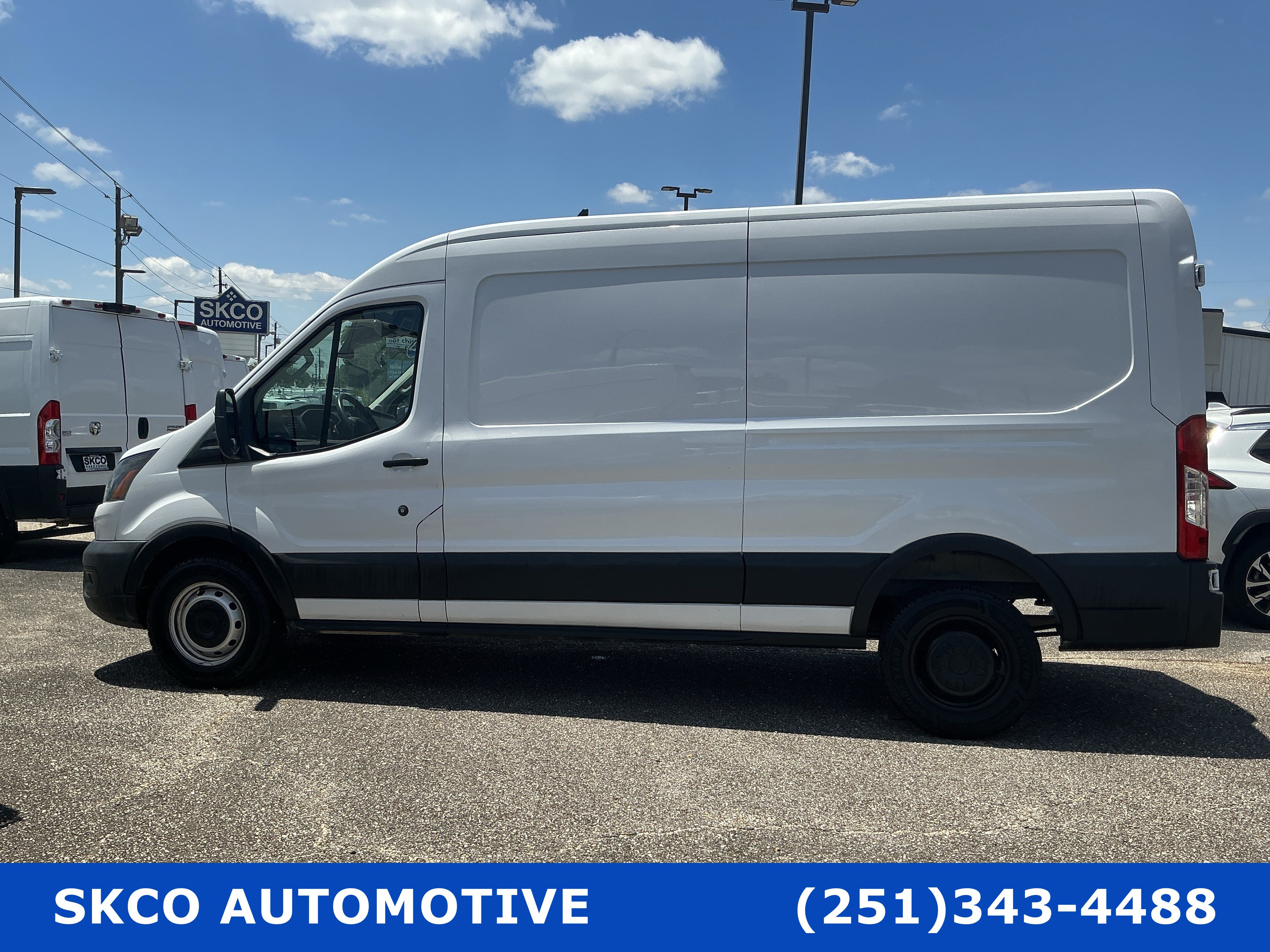 Used 2023 Ford Transit 250 Medium Roof RWD image 2