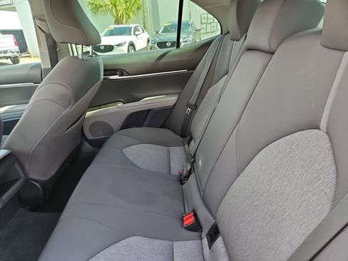 Used 2022 Toyota Camry LE image 13