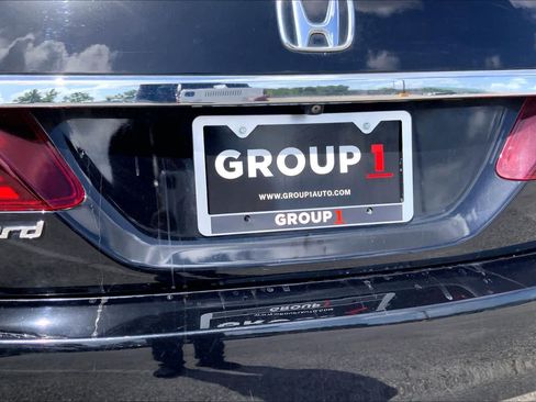 Used 2017 Honda Accord EX-L image 10