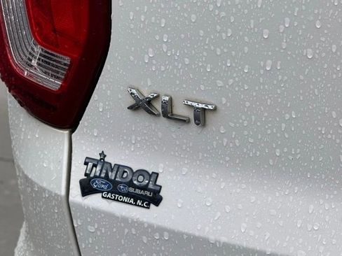 Used 2017 Ford Explorer XLT w/ Equipment Group 202A FWD image 10