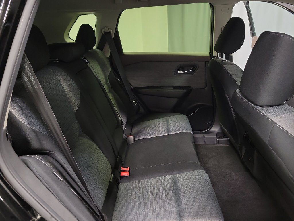 Used 2023 Nissan Rogue SV AWD/4WD image 30