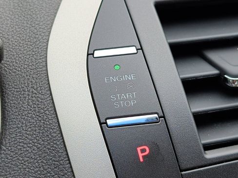 Used 2016 Lincoln MKZ w/ Equipment Group 300A Reserve FWD image 26