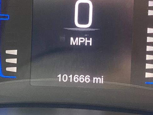 Used 2017 Chrysler Pacifica Touring-L FWD image 21