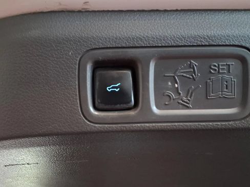Used 2018 Ford Expedition Limited w/ Equipment Group 302A AWD/4WD image 8
