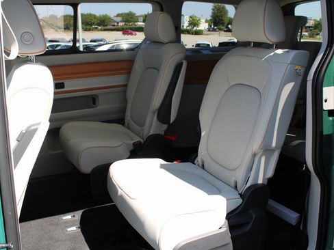 New 2025 Volkswagen ID. Buzz Pro S Plus image 18