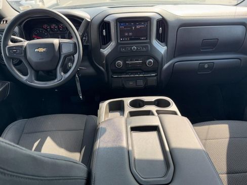 Used 2020 Chevrolet Silverado 1500 Custom w/ Custom Value Package image 11