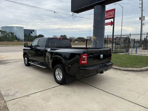 Used 2024 RAM 3500 Big Horn w/ Sport Appearance Package image 3