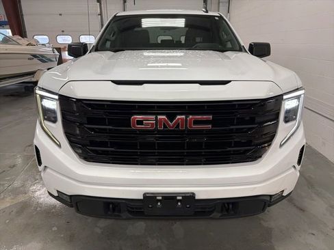 Used 2022 GMC Sierra 1500 Elevation image 2