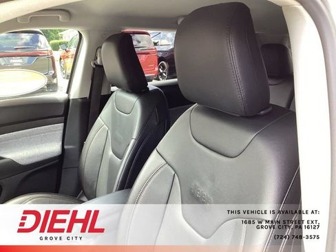Used 2022 Jeep Compass Latitude AWD/4WD image 25