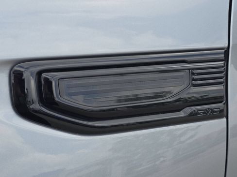 Used 2024 GMC Sierra 1500 Elevation AWD/4WD image 10