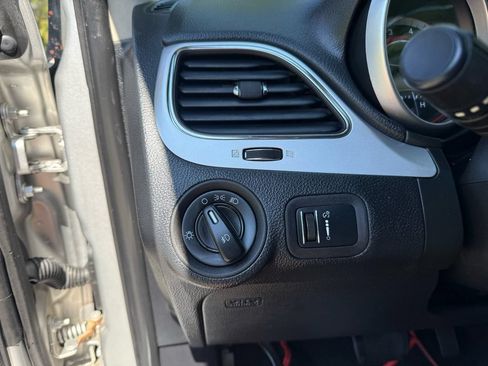 Used 2012 Dodge Journey SXT w/ Flexible Seating Group FWD image 17