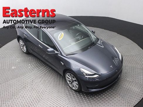 Used 2018 Tesla Model 3 Mid Range RWD image 3