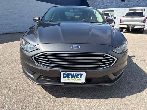 Used 2017 Ford Fusion SE FWD image 6