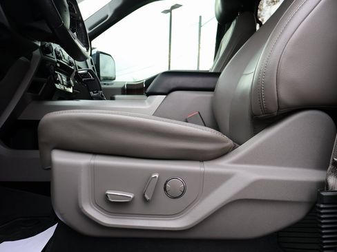 Used 2016 Ford F150 Lariat image 33