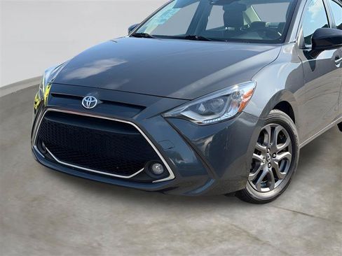 Used 2019 Toyota Yaris XLE FWD image 5