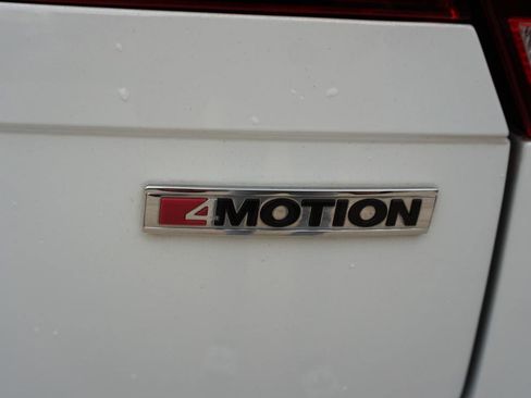 Used 2020 Volkswagen Tiguan S image 38