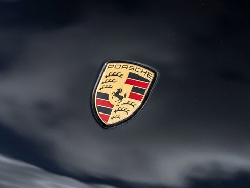 Used 2025 Porsche Macan image 18