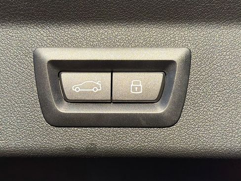 Used 2025 BMW X2 xDrive28i image 12