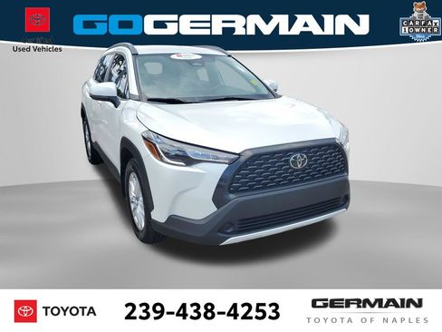 Certified 2024 Toyota Corolla Cross LE FWD image 3