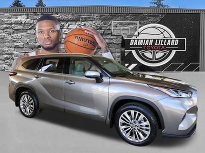 New 2026 Toyota Highlander Platinum