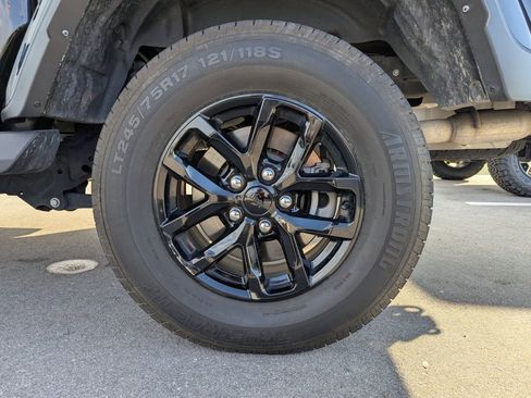 Used 2023 Jeep Gladiator Sport image 15