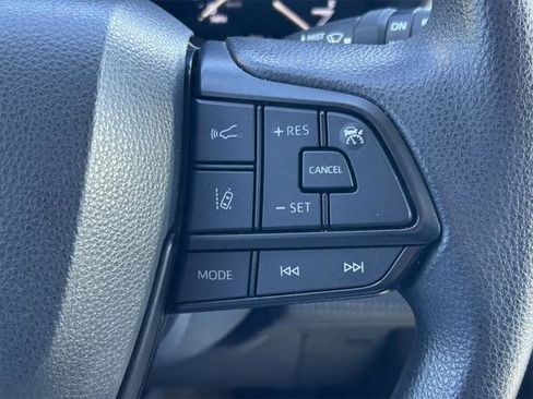 Certified 2023 Toyota Sienna LE image 41