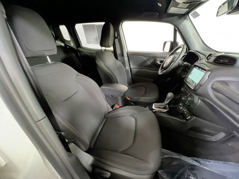 Used 2022 Jeep Renegade Altitude image 26