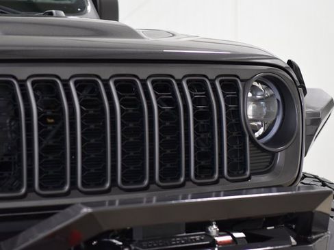 Used 2024 Jeep Wrangler Unlimited Rubicon w/ Convenience Group image 9