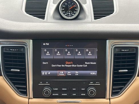 Used 2018 Porsche Macan Sport Edition image 15