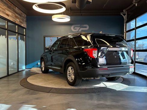 Used 2021 Ford Explorer XLT AWD/4WD image 5
