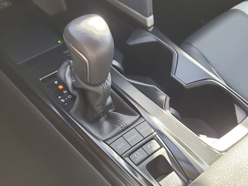 Used 2025 Toyota Camry SE image 26